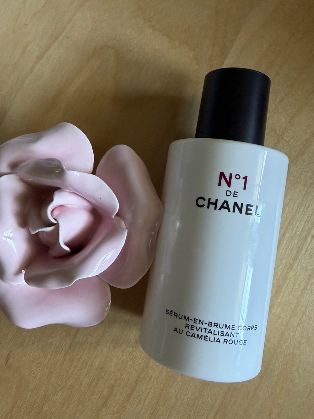 CHANEL N°1 Revitalizing Body Serum Spray Mist